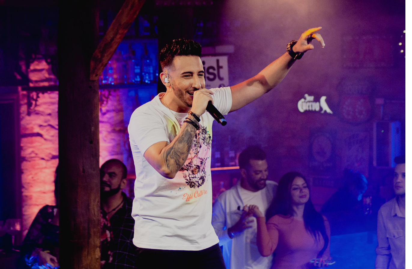 Gabriel com sanfonista